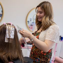 Nickie’s Hair Studio