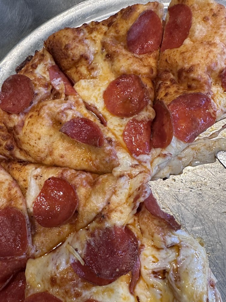 Round Table Pizza Logo