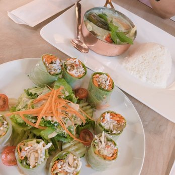 Tiny Pyramid - Lao Roll and Green Curry with Tofu. - Cafes Near Me - Honolulu, Hawaii