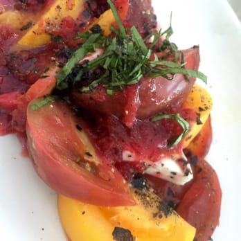 Driftwood Kitchen - Pretty good heirloom tomatoes and burratta - Seafood Near Me - Laguna Beach, California Driftwood Kitchen - Pretty good heirloom tomatoes and burratta - Seafood Near Me - Laguna Beach, California