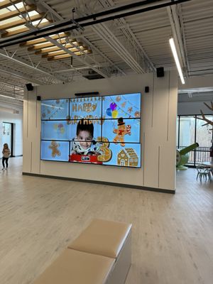 Huckleberry Play by null