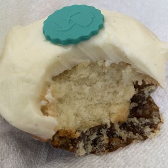 CRAVE Cupcakes - West U - Vanilla Cupcake - Cupcakes Near Me - Houston, Texas CRAVE Cupcakes - West U - Vanilla Cupcake - Cupcakes Near Me - Houston, Texas