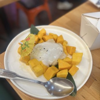 Chiang Rai - MANGO STRICKY RICE - Thai Near Me - Long Beach, California