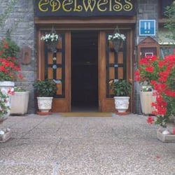 Edelweiss - Entrada al Hotel