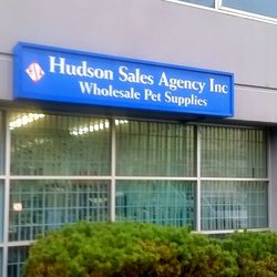 Hudson Pet Supplies - Outside signage