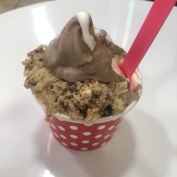 Cookie Dough Dreams - Desserts Near Me - Burbank, California