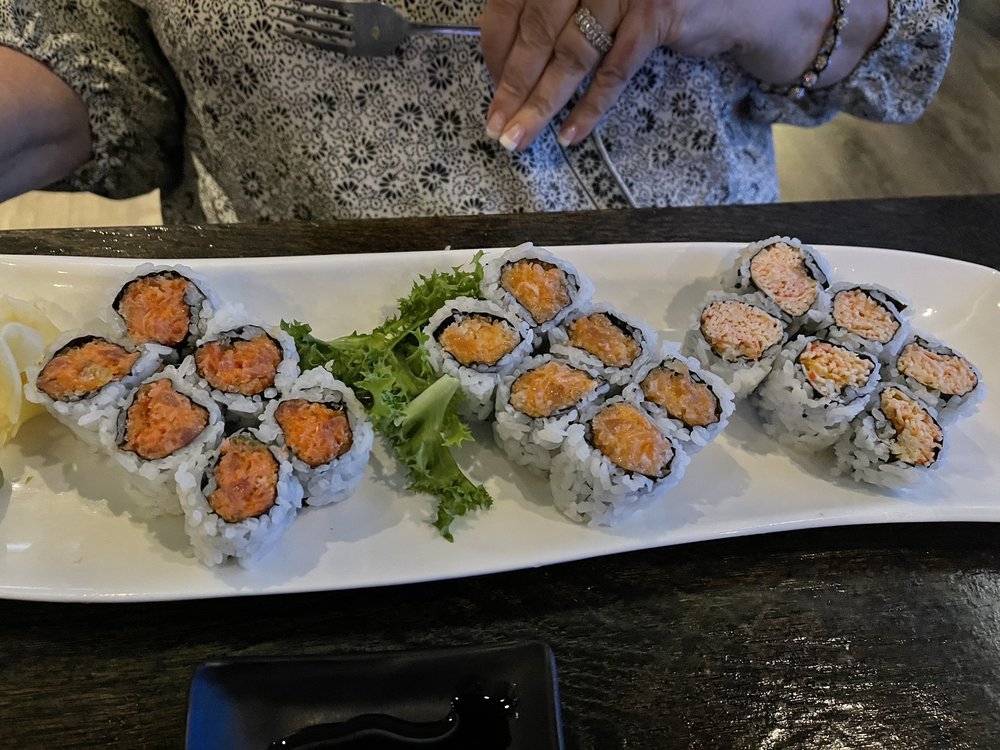 Chen's Asian Bistro Logo