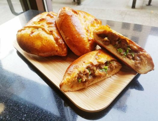 Pinoyshki Bakery, Cafe & Bar by null