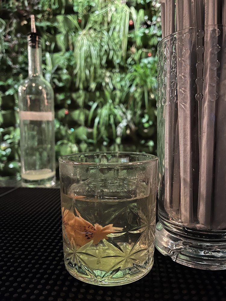 PIGTAILS DOWNTOWN Updated May 2024 496 Photos & 208 Reviews 1 E