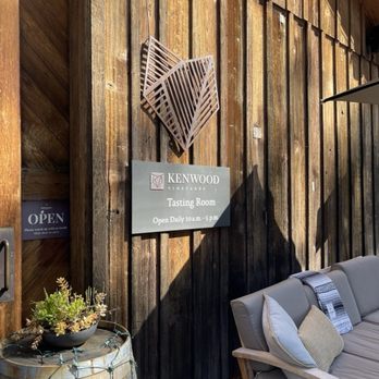 Kenwood Vineyards - Wine Tasting Room Near Me - Kenwood, California
