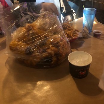 Backyard Bayou - Family Bucket w/ Snow Crab Legs, Mussels, shrimp, Clams, Sausages Hot Links 8 Slices and Corn On The Cob - Cajun/Creole Near Me - Union City, California