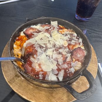 Bourbon & Barley - Mac and cheese w/ brisket - Salad Near Me - Jackson, Tennessee