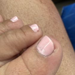 Ken Nail & Spa - Horrible paint uneven