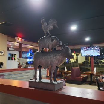 Smoke Town BBQ - Seating area - Barbeque Near Me - Overland Park, Kansas Smoke Town BBQ - Seating area - Barbeque Near Me - Overland Park, Kansas