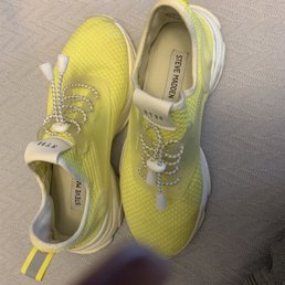 Bright yellow comfortable Steve Madden tennis shoes Slip on excellent shape Bright yellow comfortable Steve Madden tennis shoes Slip on excellent shape