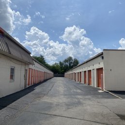 Exterior outside entrance of Public Storage - Storage facility, does allow 18 wheeler access - Nashville, Tennessee Exterior outside entrance of Public Storage - Storage facility, does allow 18 wheeler access - Nashville, Tennessee