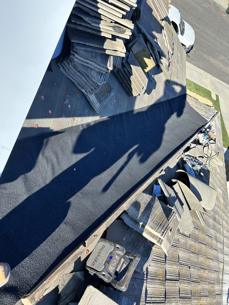 Slide of Galicia Roofing