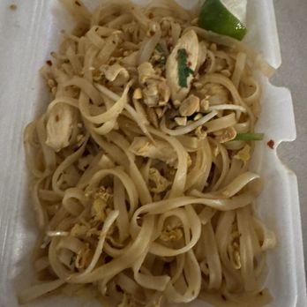 Tiger Chef - Chicken pad Thai - Asian Fusion Near Me - Columbia, Missouri