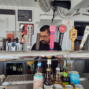 Gott's St. Helena - Craft beer on tap - Burgers Near Me - Saint Helena, California Gott's St. Helena - Craft beer on tap - Burgers Near Me - Saint Helena, California