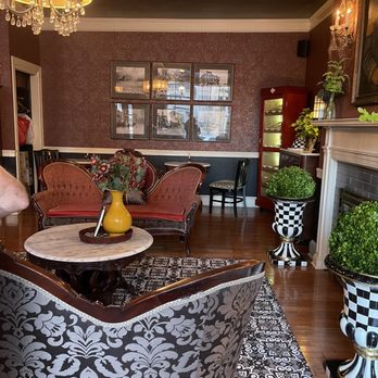 Lititz Springs Inn - Lobby - Salad Near Me - Lititz, Pennsylvania