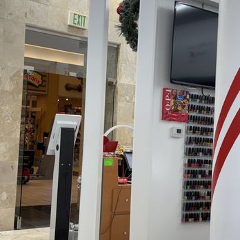 Paris Nail Spa - Entrance with kiosk - Nail Salons Near Me - Tucson, Arizona Paris Nail Spa - Entrance with kiosk - Nail Salons Near Me - Tucson, Arizona