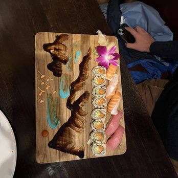 Yoshino - Salmon Lunch - Japanese Near Me - Pittsburgh, Pennsylvania