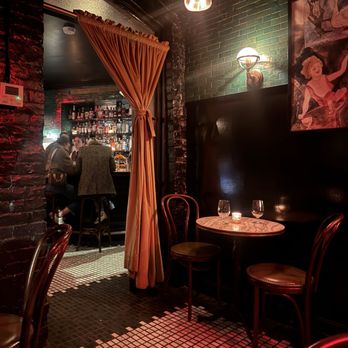 The Golden Swan - Wallace Room - Bars Near Me - New York, New York The Golden Swan - Wallace Room - Bars Near Me - New York, New York
