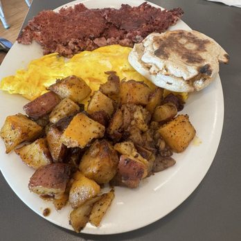 Eggs Up Grill - Corned Beef Hash and Eggs - Breakfast & Brunch Near Me - Hermitage, Tennessee
