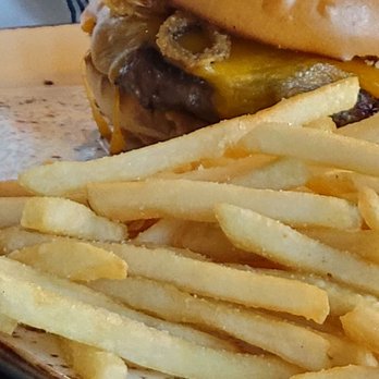Milner's Gate - Idaho Craft Brewery - The Gate Cheeseburger - Breweries Near Me - Twin Falls, Idaho Milner's Gate - Idaho Craft Brewery - The Gate Cheeseburger - Breweries Near Me - Twin Falls, Idaho