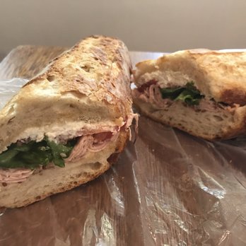 Deli Lou - Baguette deliciosa de queso de cabra y pavo con almendras - Delicatessen Near Me - México, D.F., DIF Deli Lou - Baguette deliciosa de queso de cabra y pavo con almendras - Delicatessen Near Me - México, D.F., DIF