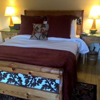 Mill Valley Inn - Clean and Comfy Beds at Mill Valley Inn - Hotels Near Me - Mill Valley, California