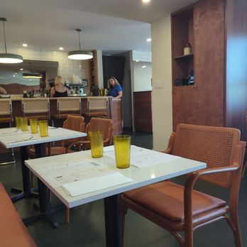 Dukes - Inside - Coffee & Tea Near Me - Ottawa, Ontario