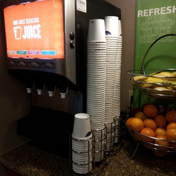 Hampton Inn & Suites Williamsburg-Central - Juice - Hotels Near Me - Williamsburg, Virginia