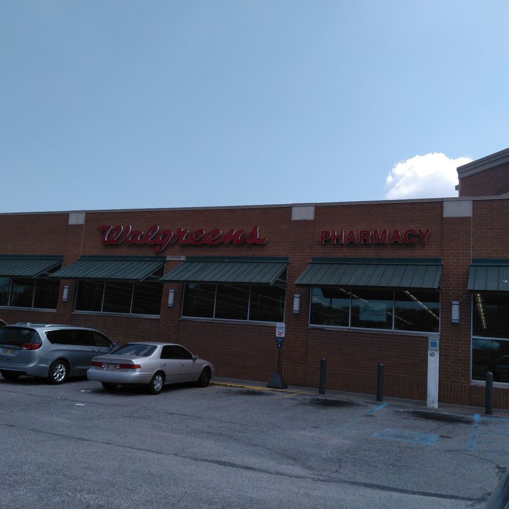 Walgreens - cars parked in front of a walgreenship - Drugstores Near Me - Laurel, Mississippi Walgreens - cars parked in front of a walgreenship - Drugstores Near Me - Laurel, Mississippi