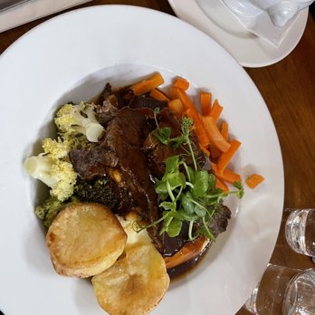 Gus O'Connor's - Beef with veggies special - Pubs Near Me - Doolin, CE Gus O'Connor's - Beef with veggies special - Pubs Near Me - Doolin, CE