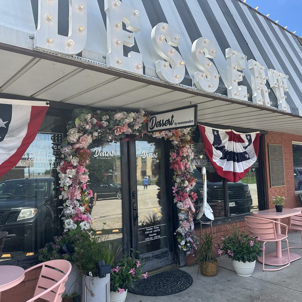 Dessert by MommaCakes - Front on store - Bakeries Near Me - Fairfield, Texas
