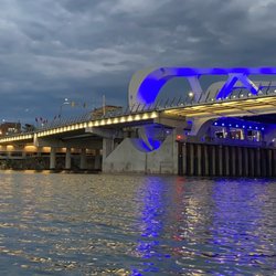 Kelp Reef Adventures - Johnson Bridge at night