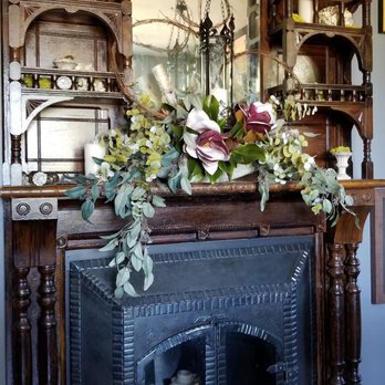 The Parrott House - Antiques wherever you look. - New American Near Me - Roseburg, Oregon The Parrott House - Antiques wherever you look. - New American Near Me - Roseburg, Oregon