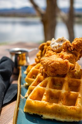 The Lake House Kitchen & Tavern by null