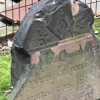 Trinity Church Cemetery - Masonic grave - Funeral Services & Cemeteries Near Me - New York, New York