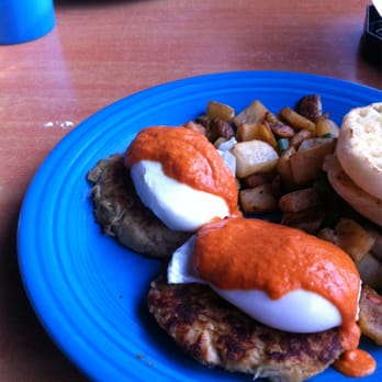 Benedict's La Strata - Crab cakes benedict. Very  well done! - Breakfast & Brunch Near Me - Crystal Lake, Illinois
