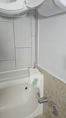 Evergreen Inn & Suites Portland Airport