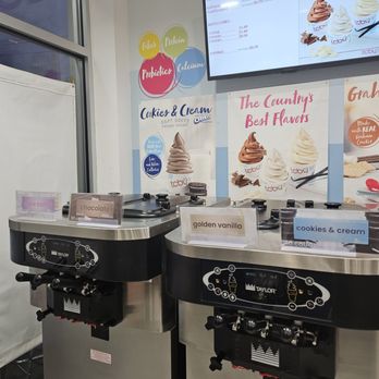 Mrs.Fields - Desserts Near Me - Bayonne, New Jersey Mrs.Fields - Desserts Near Me - Bayonne, New Jersey