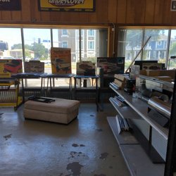JSV Performance Automotive - Not appealing inside but the nicest staff