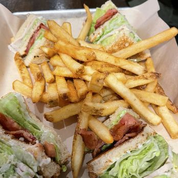 Twohey’s Restaurant - Club Sandwich - New American Near Me - South Pasadena, California