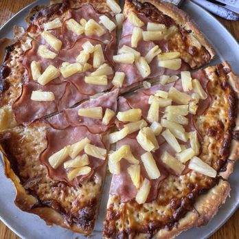 The Cloverleaf - Canadian Bacon and Pineapple - Pizza Near Me - Tacoma, Washington The Cloverleaf - Canadian Bacon and Pineapple - Pizza Near Me - Tacoma, Washington