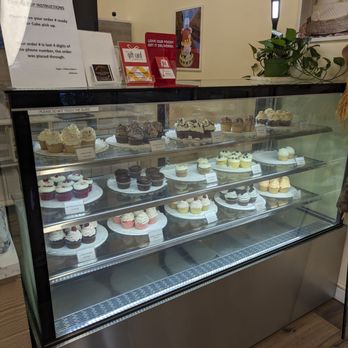 Sugar n Flakes Bakery & Cafe - Cup cakes - Bakeries Near Me - Bellevue, Washington Sugar n Flakes Bakery & Cafe - Cup cakes - Bakeries Near Me - Bellevue, Washington
