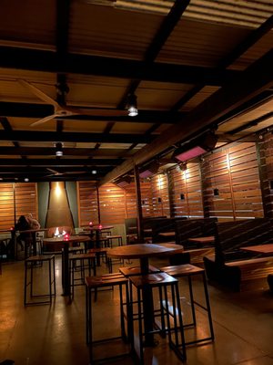 Swan Bar by null
