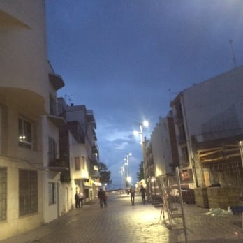 Roses - Spanish Near Me