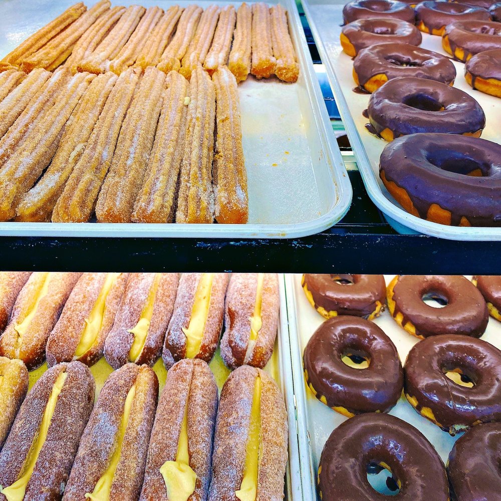 Food from De Leon Bakery